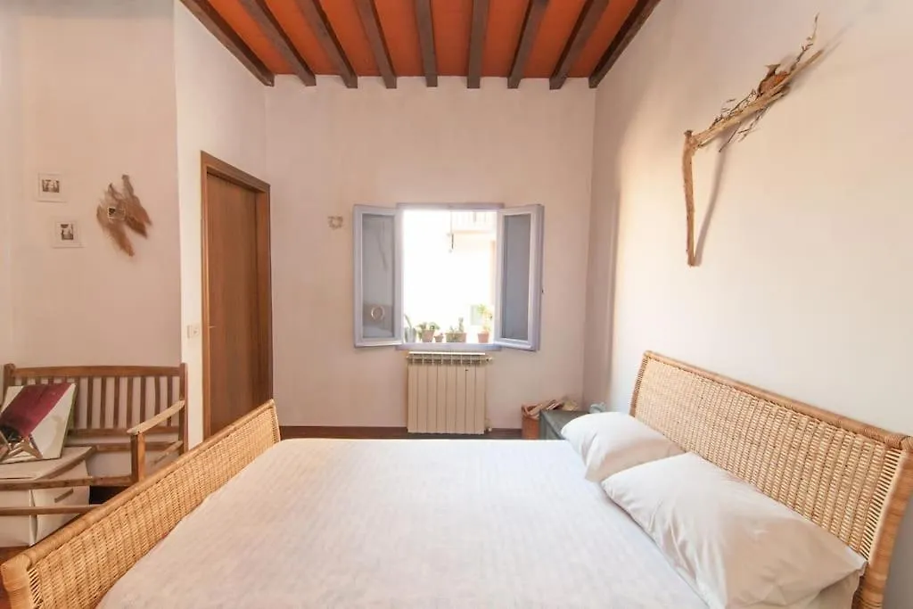 Apartment Romantic Apt In San Frediano Florence Italy