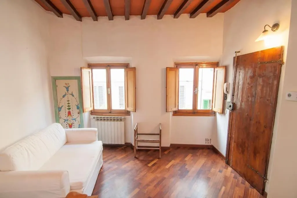 Romantic Apt In San Frediano Florence Italy